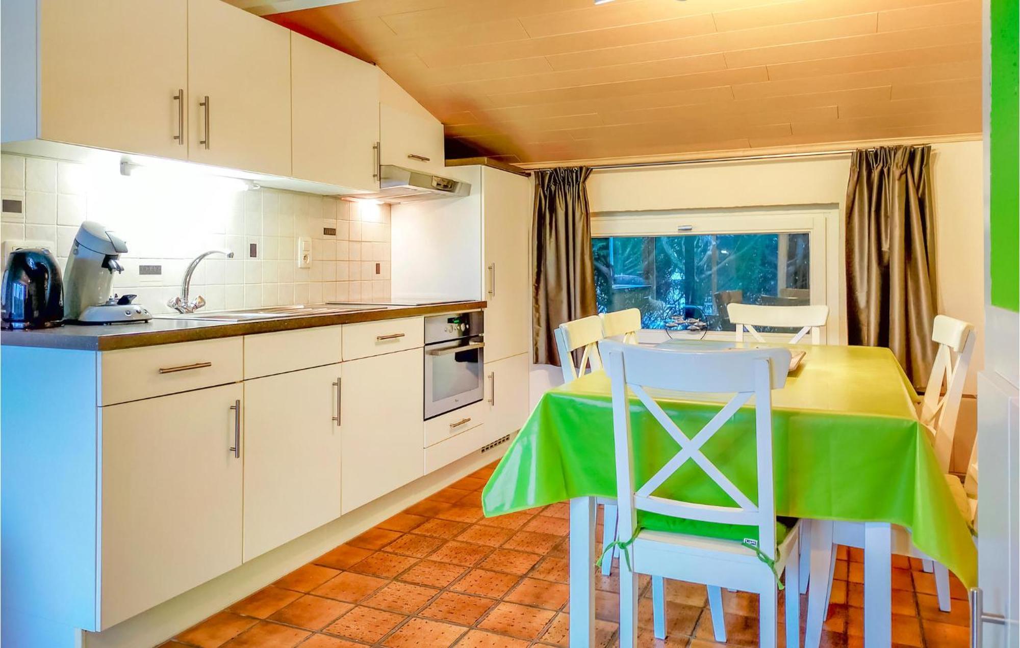 3 Bedroom Awesome Home In Oostduinkerke Exterior foto