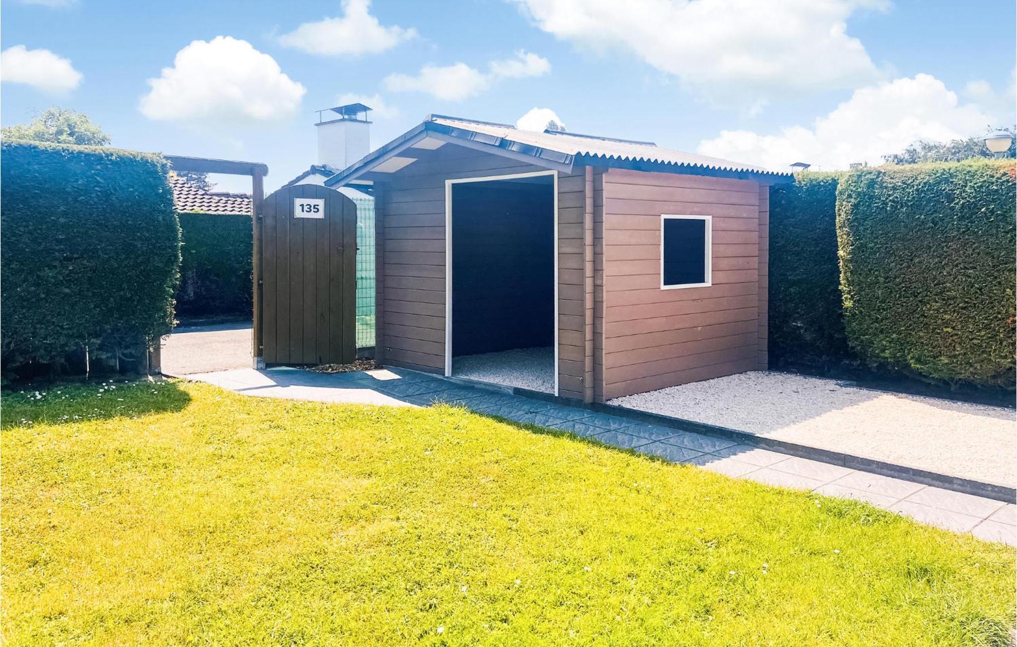 3 Bedroom Awesome Home In Oostduinkerke Exterior foto